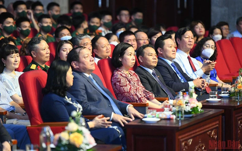 Chương trình nghệ thuật đặc biệt “Chung một dòng sông” -0