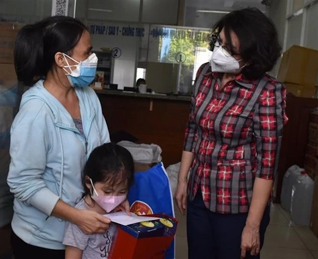 Hơn 32 tỷ đồng được tiếp nhận để hỗ trợ người khuyết tật, trẻ mồ côi -0