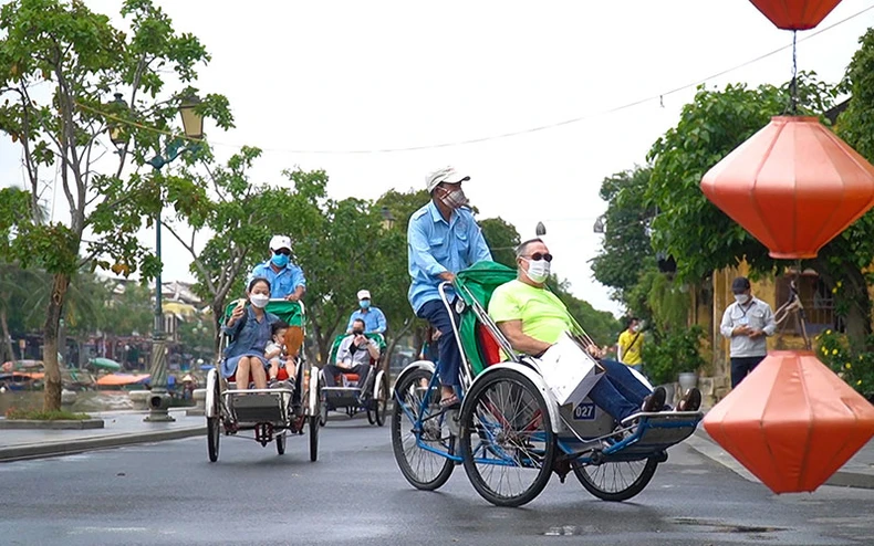 Du lịch miền trung khởi sắc -0