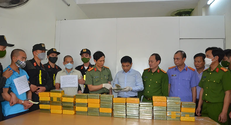 Khen thưởng các lực lượng phá thành công 2 chuyên án ma túy lớn tại Điện Biên -0