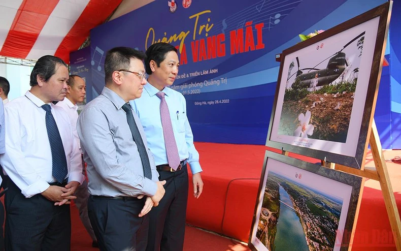 Trưng bày 81 tác phẩm ảnh, 50 tài liệu, hiện vật lịch sử báo chí tại Quảng Trị -0