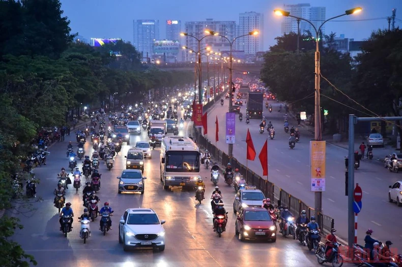 Đường phố Hà Nội ùn tắc trước kỳ nghỉ lễ 30/4-1/5 -0