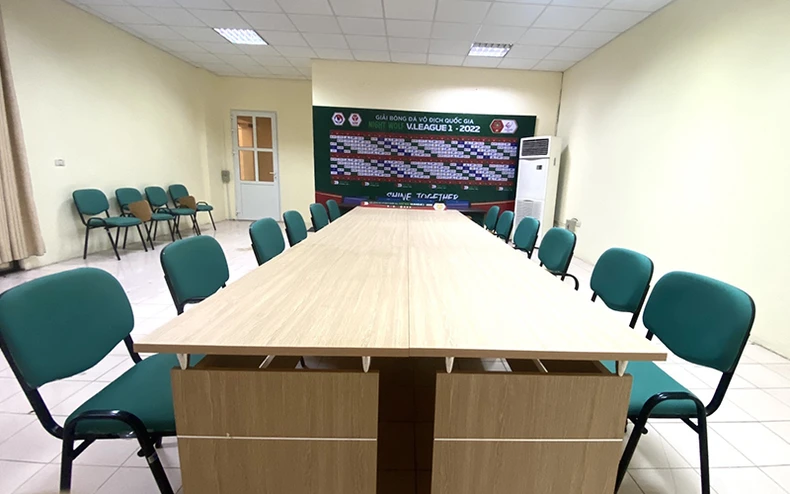 Nam Định cho người dân vào xem thi đấu bóng đá miễn phí -0