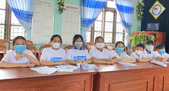 Dạy kỹ năng an toàn trên mạng cho hơn 9.000 trẻ em, thanh thiếu niên vùng khó khăn -0