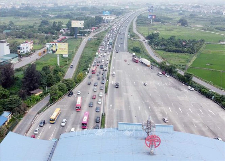 Cửa ngõ Thủ đô ùn tắc kéo dài trong ngày đầu kỳ nghỉ lễ 30/4-1/5 -0