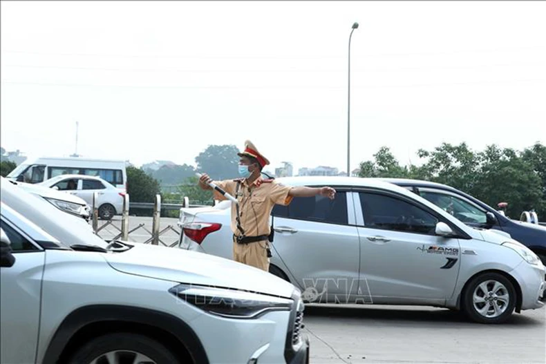 Cửa ngõ Thủ đô ùn tắc kéo dài trong ngày đầu kỳ nghỉ lễ 30/4-1/5 -0