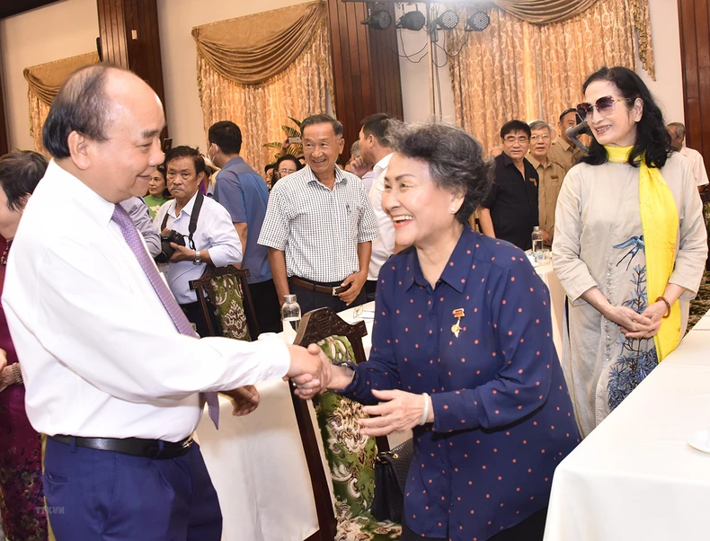Chủ tịch nước Nguyễn Xuân Phúc dự họp mặt các thế hệ học sinh miền nam trên đất bắc -0