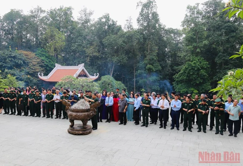 Tọa đàm “Chủ tịch Hồ Chí Minh với Đá Chông – K9” -0