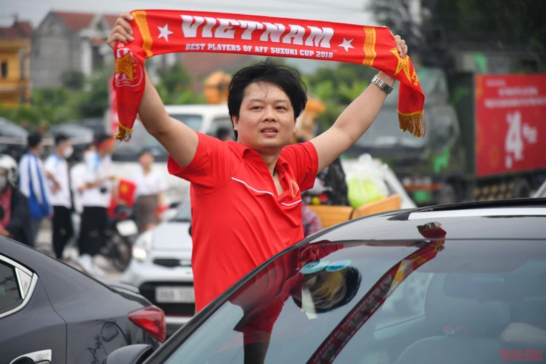 Hàng vạn cổ động viên