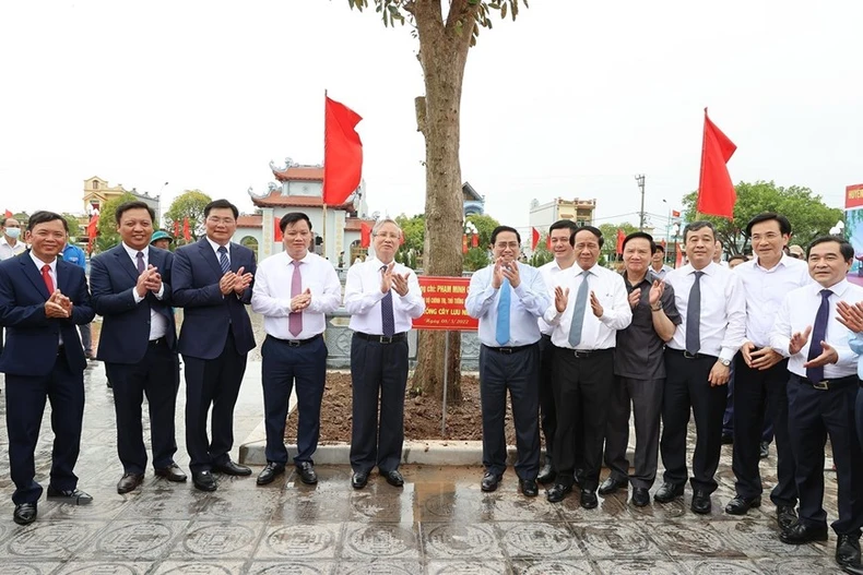 Thủ tướng dự Lễ kỷ niệm 60 năm Bác Hồ về thăm huyện Tiền Hải -6