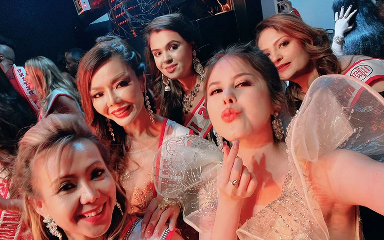 Đại diện Việt Nam đăng quang Mrs United Nations tại Ấn Độ -0