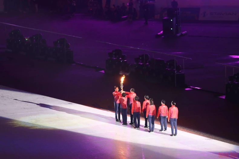 Những hình ảnh ấn tượng trong Lễ khai mạc SEA Games 31 -2