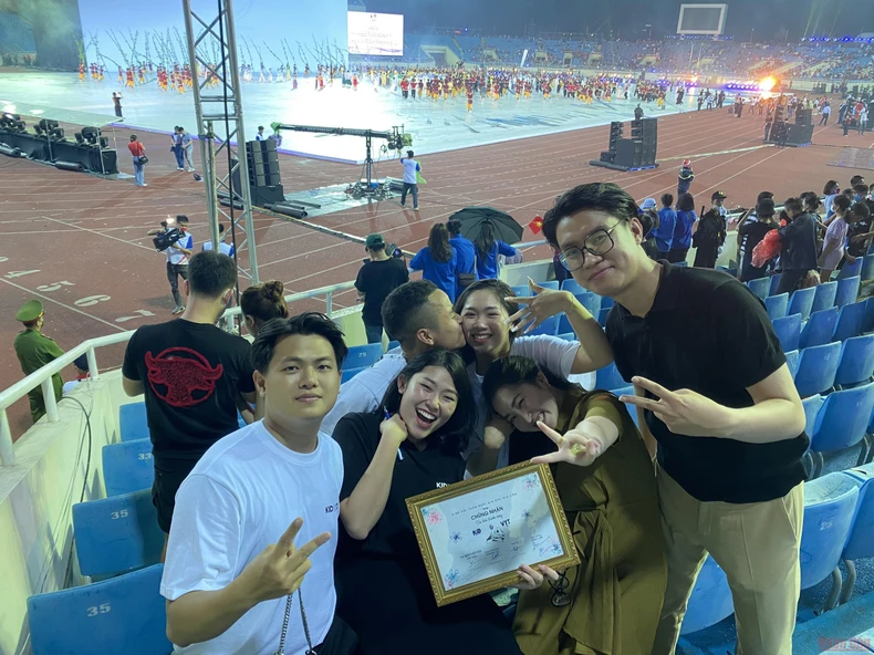 Màn cầu hôn “đặc biệt nhất” trong Lễ Khai mạc SEA Games 31 -0