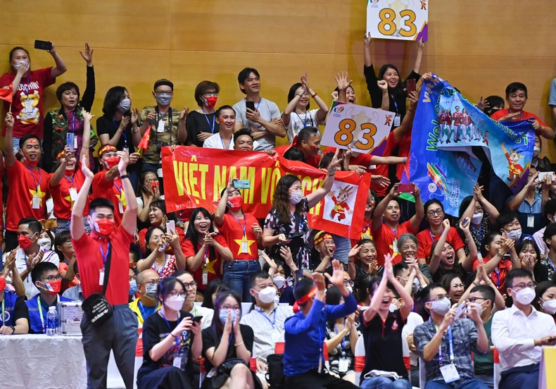Màn khiêu vũ quyến rũ trên sàn đấu SEA Games 31 -0