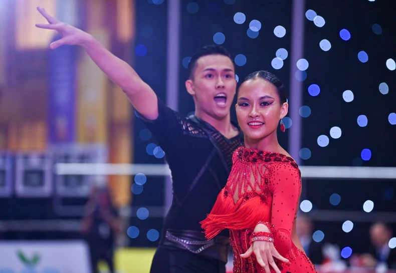 Màn khiêu vũ quyến rũ trên sàn đấu SEA Games 31 -0