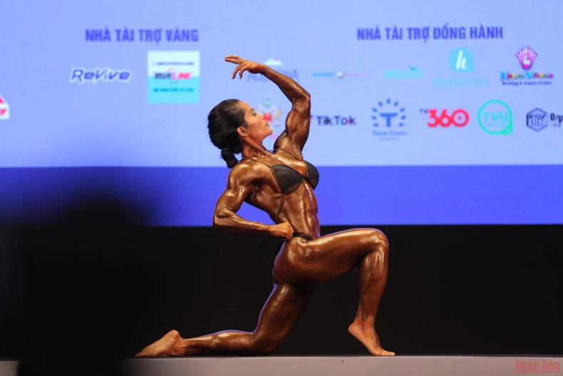 Ngắm cơ bắp như tạc tượng của nữ lực sĩ vô địch SEA Games 31 -1