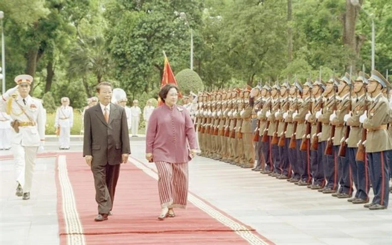Con gái Tổng thống Indonesia kể chuyện “Đôi dép Bác Hồ” -0