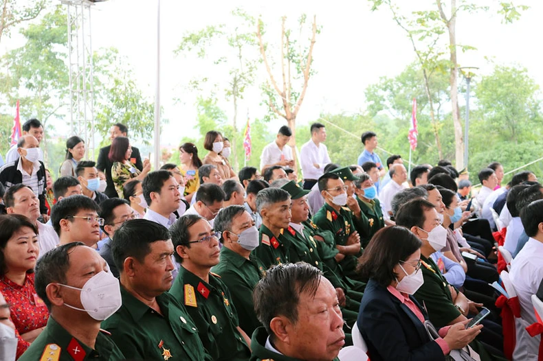 Chủ tịch nước Nguyễn Xuân Phúc dự Lễ khánh thành Đền thờ liệt sĩ tại chiến trường Điện Biên Phủ -0