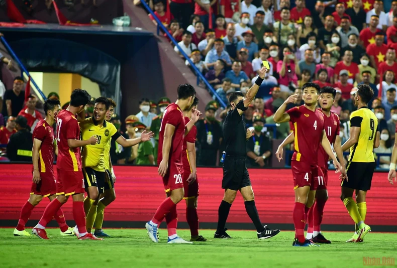 (Hiệp 2) U23 Việt Nam 0-0 U23 Malaysia: Văn Xuân rời sân bằng cáng -0