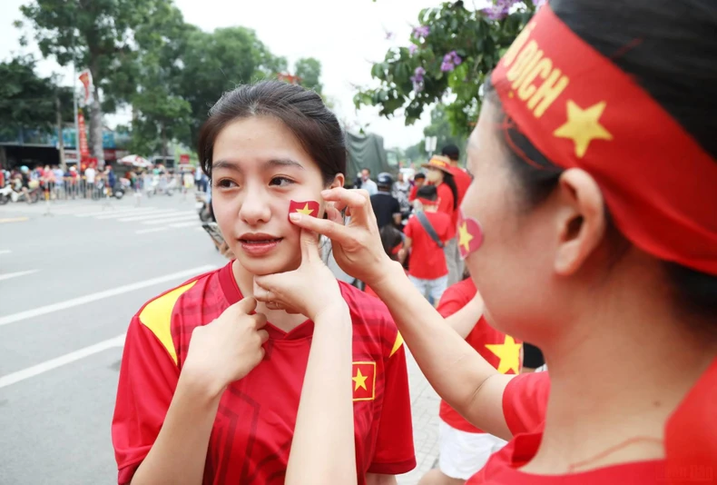 Rất đông cổ động viên đến cổ vũ cho đội tuyển U23 Việt Nam -0