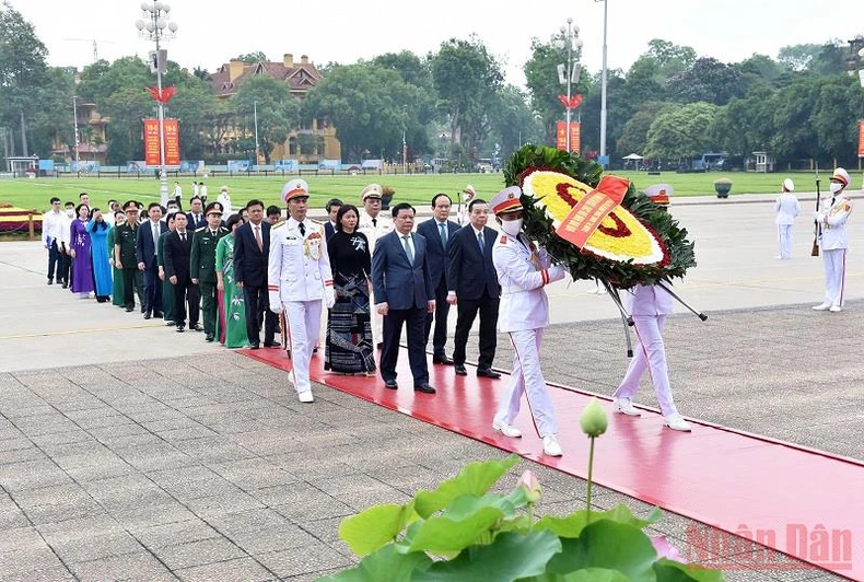 Lãnh đạo Đảng, Nhà nước vào Lăng viếng Chủ tịch Hồ Chí Minh -3