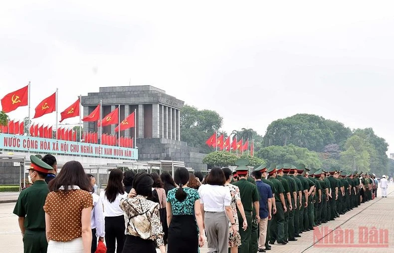 Lãnh đạo Đảng, Nhà nước vào Lăng viếng Chủ tịch Hồ Chí Minh -5