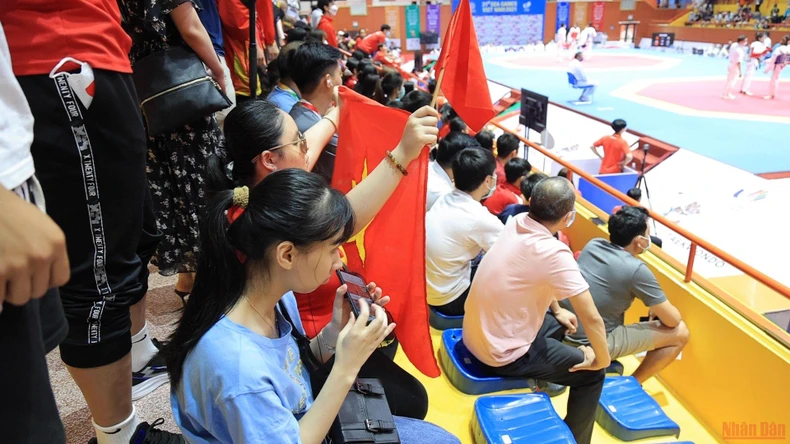 Cổ động viên đặc biệt: Đến sân, “xem” SEA Games bằng… đôi tai -0