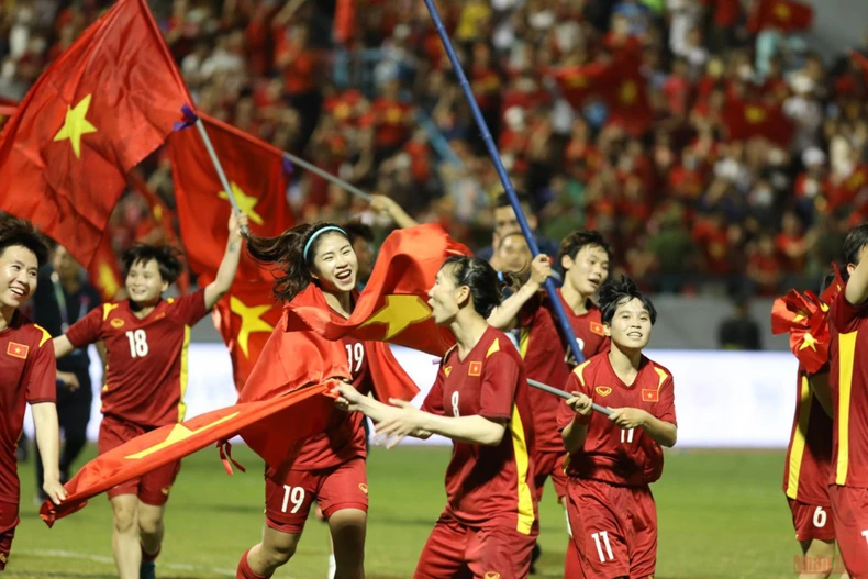 Đội tuyển bóng đá nữ Việt Nam đón nhận Huy chương Vàng SEA Games 31 -0