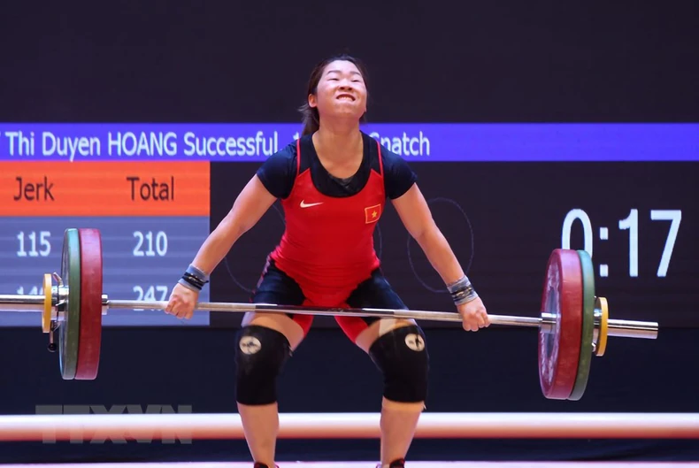 Cô gái dân tộc Giáy Hoàng Thị Duyên phá kỷ lục SEA Games -0