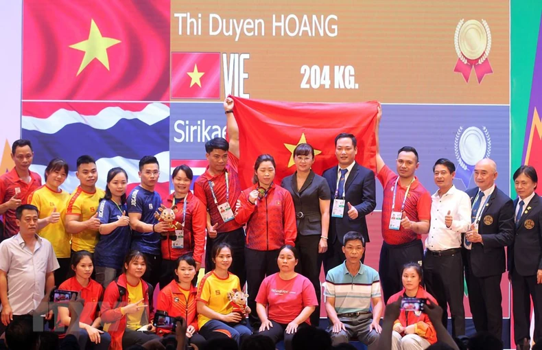 Cô gái dân tộc Giáy Hoàng Thị Duyên phá kỷ lục SEA Games -0