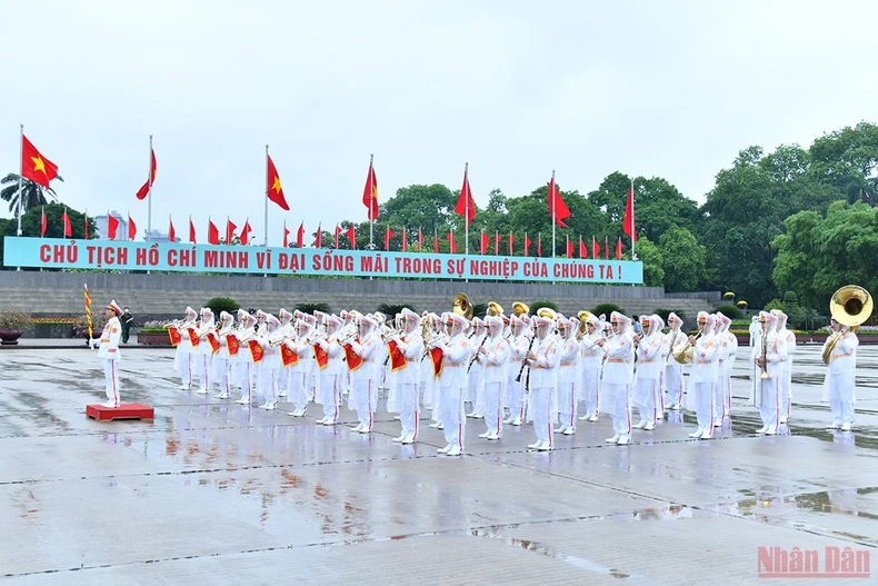 Các đại biểu Quốc hội vào Lăng viếng Chủ tịch Hồ Chí Minh -0