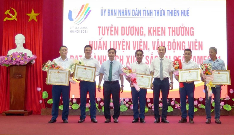 Tuyên dương, khen thưởng HLV, VĐV đạt thành tích xuất sắc tại SEA Games 31 -0