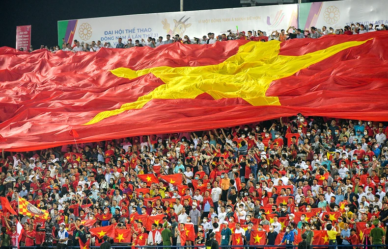 Ảnh đẹp SEA Games 31: Rừng cờ đỏ sao vàng - Niềm tự hào dân tộc tại SEA Games 31 -0