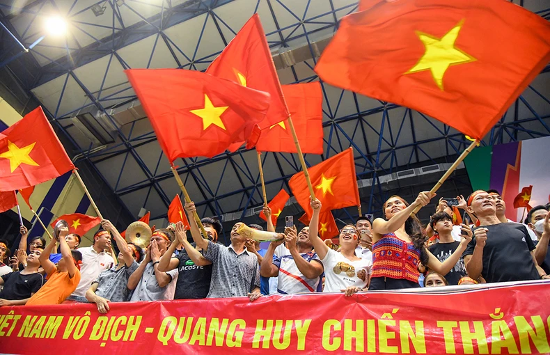 Ảnh đẹp SEA Games 31: Rừng cờ đỏ sao vàng - Niềm tự hào dân tộc tại SEA Games 31 -0