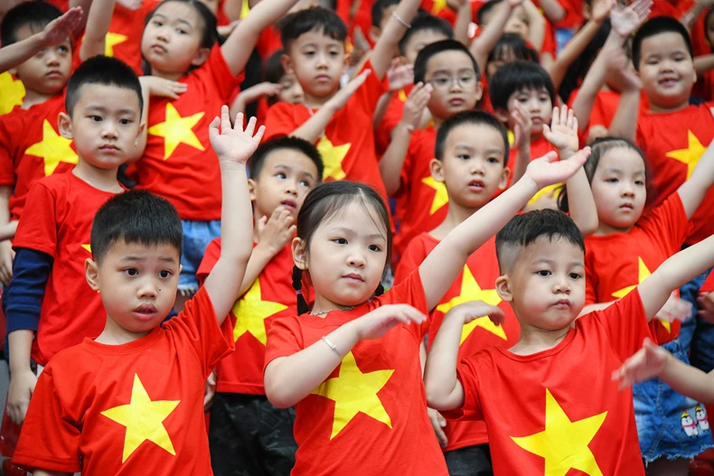 Ảnh đẹp SEA Games 31: Rừng cờ đỏ sao vàng - Niềm tự hào dân tộc tại SEA Games 31 -0