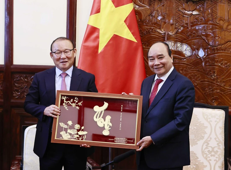 Tiếp tục quan tâm, đầu tư phát triển bóng đá nước nhà -0