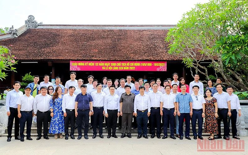 Hội Nhà báo Việt Nam và các cơ quan báo chí dâng hương tưởng niệm Chủ tịch Hồ Chí Minh -0