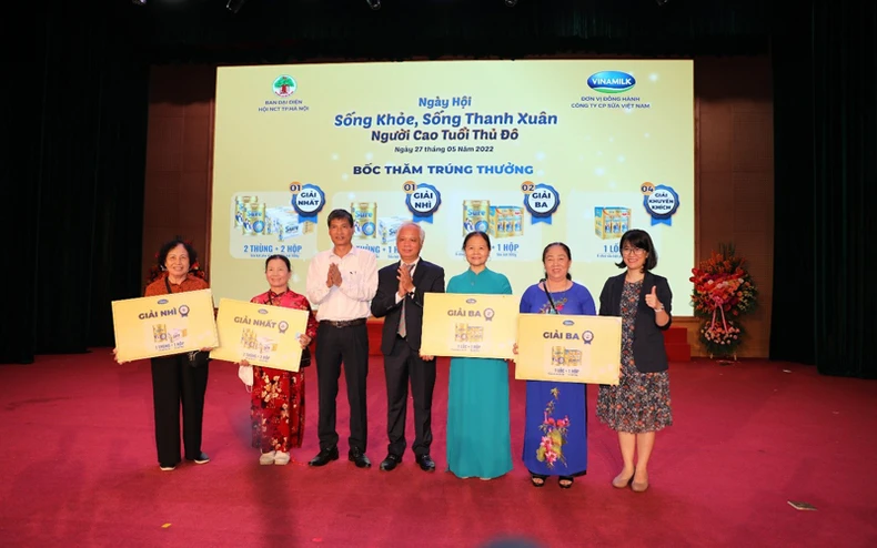 Tưng bừng Ngày hội “Sống khỏe, sống thanh xuân”người cao tuổi thủ đô -0