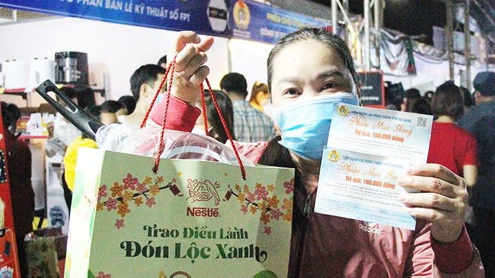 Rộn ràng Tháng Công nhân -0