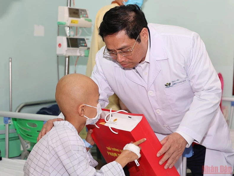Cùng hành động để trẻ em là những người đầu tiên được hưởng thành quả phát triển kinh tế-xã hội -0