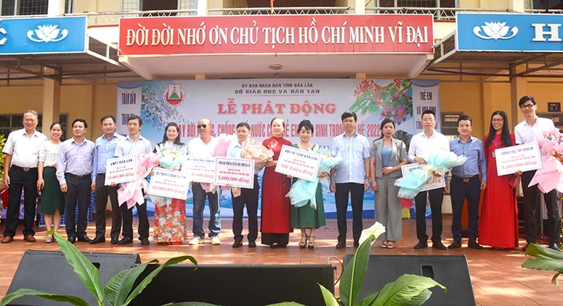 Đắk Lắk phát động dạy bơi phòng, chống đuối nước cho trẻ em trong dịp hè 2022 -0