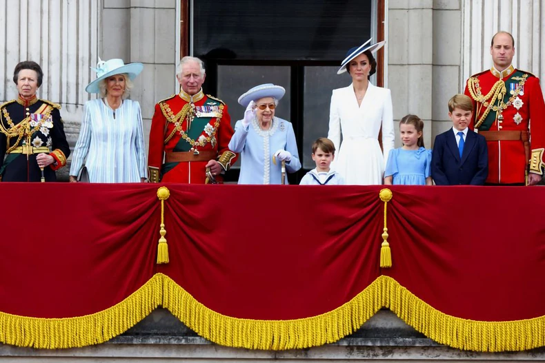 Lễ diễu hành mở màn Đại lễ Bạch kim của Nữ hoàng Anh Elizabeth II -0