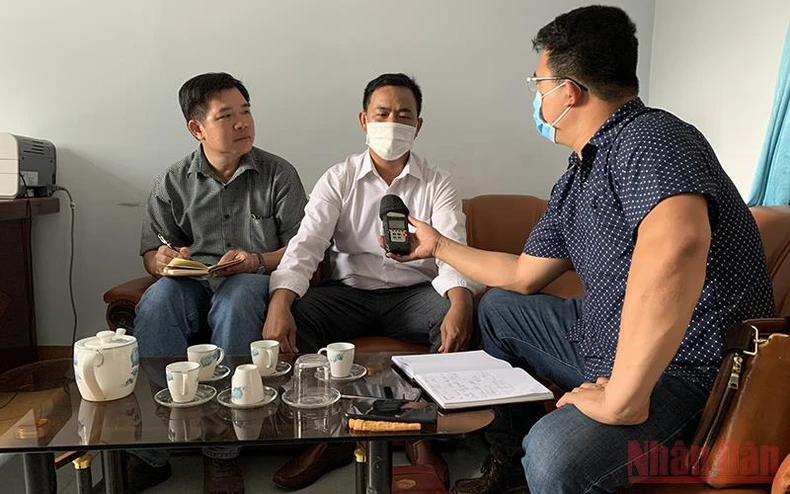Kỷ luật cảnh cáo Chủ tịch và Phó Chủ tịch Ủy ban nhân dân xã Ya Tờ Mốt về vụ để mất 382,07ha rừng tự nhiên -0