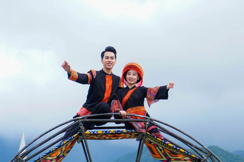 Lên Fansipan “chứng kiến” chuyện tình Tây Bắc giữa chàng Đỗ và nàng Quyên -0