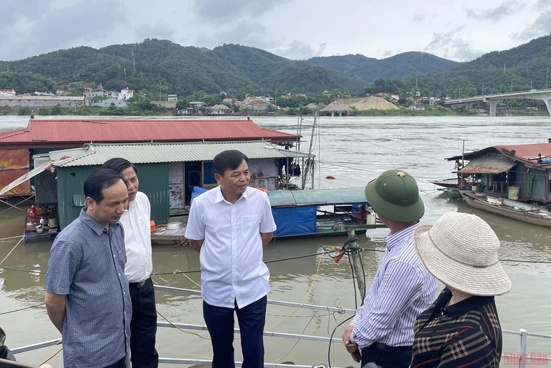 Kiểm tra công tác xả lũ tại Hòa Bình -0