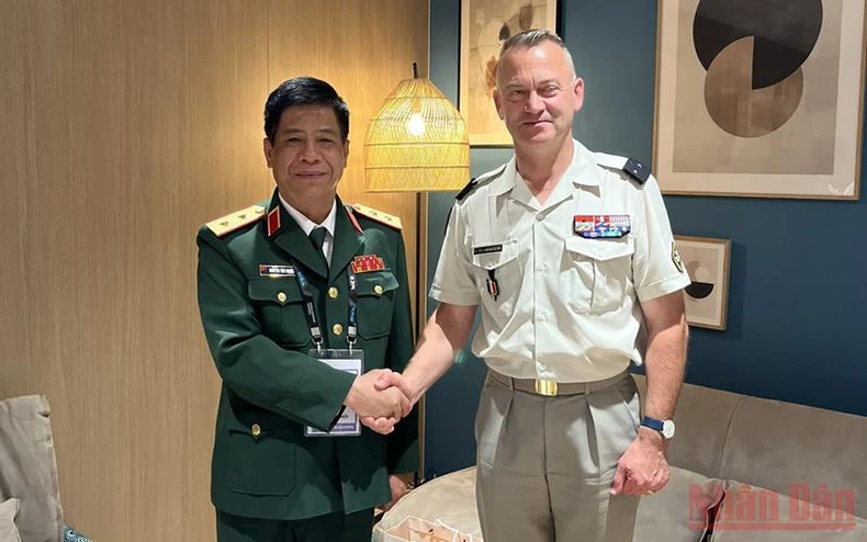 Việt Nam tham dự Triển lãm Vũ khí Lục quân EUROSATORY tại Pháp -0