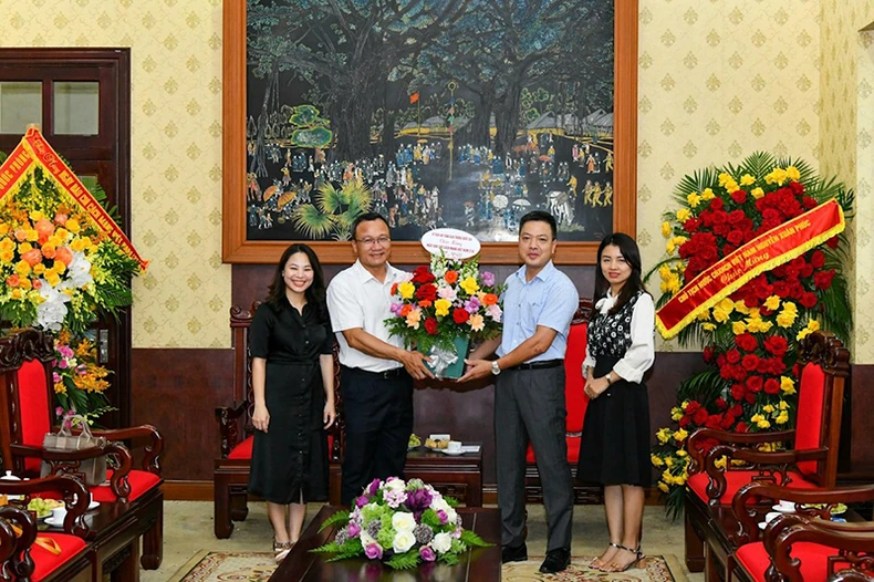 Các bộ, ngành, cơ quan, đơn vị chúc mừng Báo Nhân Dân nhân ngày 21/6 -0