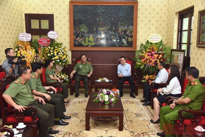 Đoàn công tác các Bộ, ban, ngành, đơn vị thăm, chúc mừng Báo Nhân Dân -0
