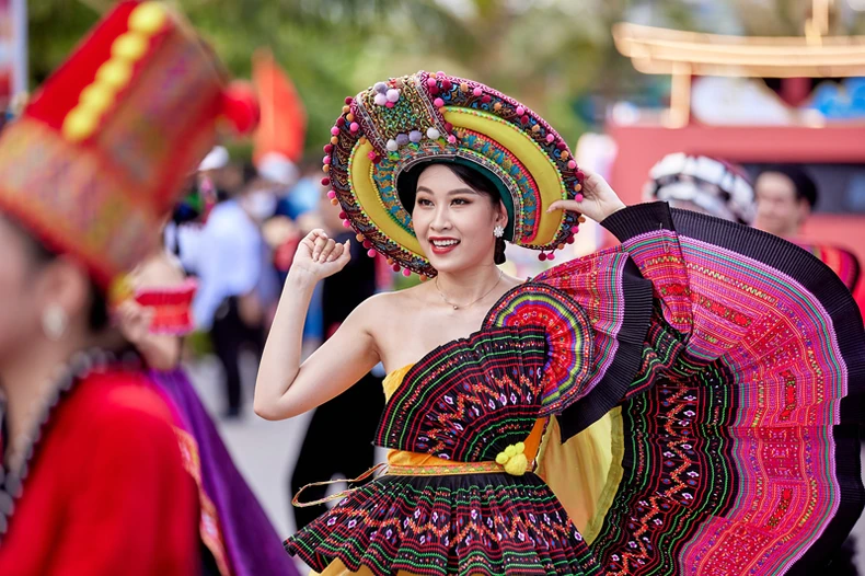 Sôi động Carnival trên thành phố biển Sầm Sơn -0