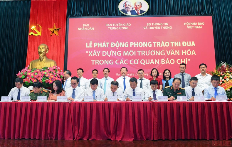 Phát động phong trào thi đua “Xây dựng môi trường văn hóa trong các cơ quan báo chí” -0